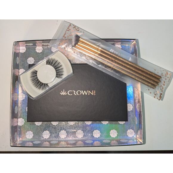 1 Luxie Brush Set 1 Crown Eyeshadow Palette & Lashes~Eye Enhancing Beauty Bundle - Picture 2 of 8